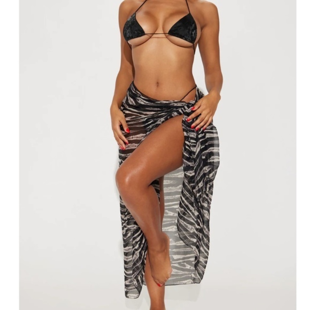 Fashion Nova Wanderlust Summer Swim Multi Way Cover Up